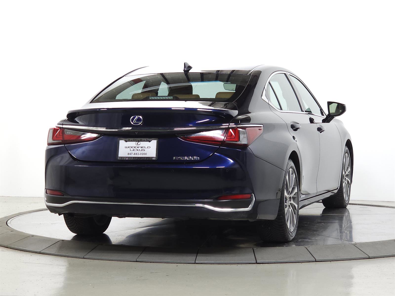Used 2019 Lexus ES 300h w/ Premium Package FWD image 9
