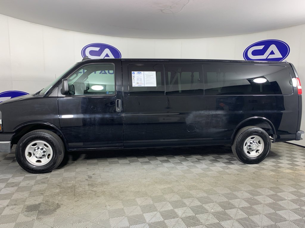 Used 2016 Chevrolet Express 3500 LS w/ Chrome Appearance Package image 6
