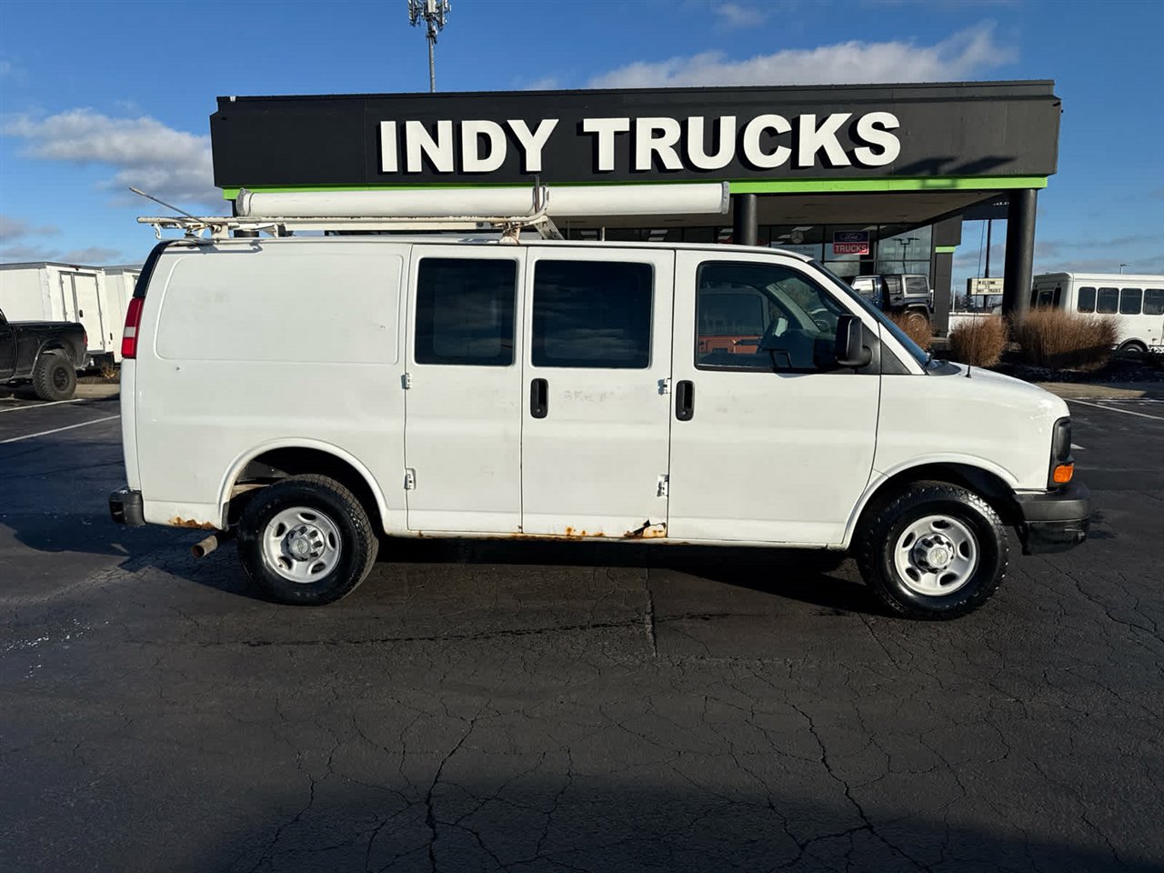 Used 2012 Chevrolet Express 2500 image 1
