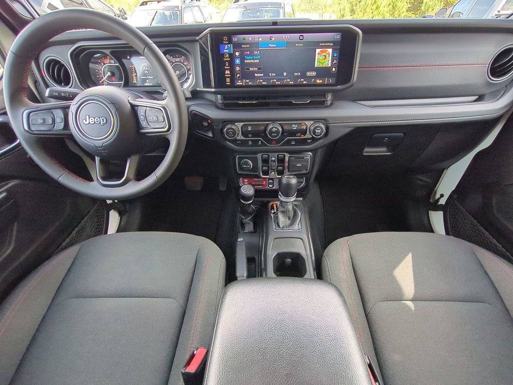 Used 2024 Jeep Wrangler Unlimited Rubicon AWD/4WD image 19