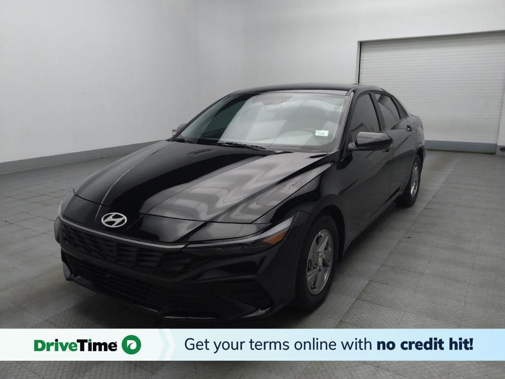 Used 2025 Hyundai Elantra SE image 1