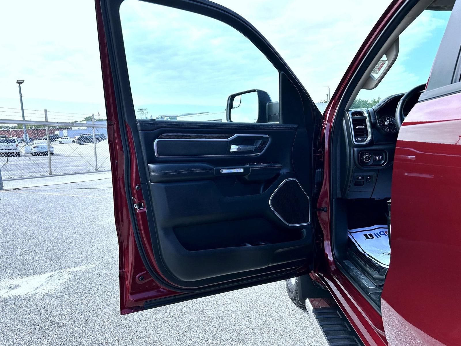 Used 2020 RAM 1500 Laramie AWD/4WD image 10