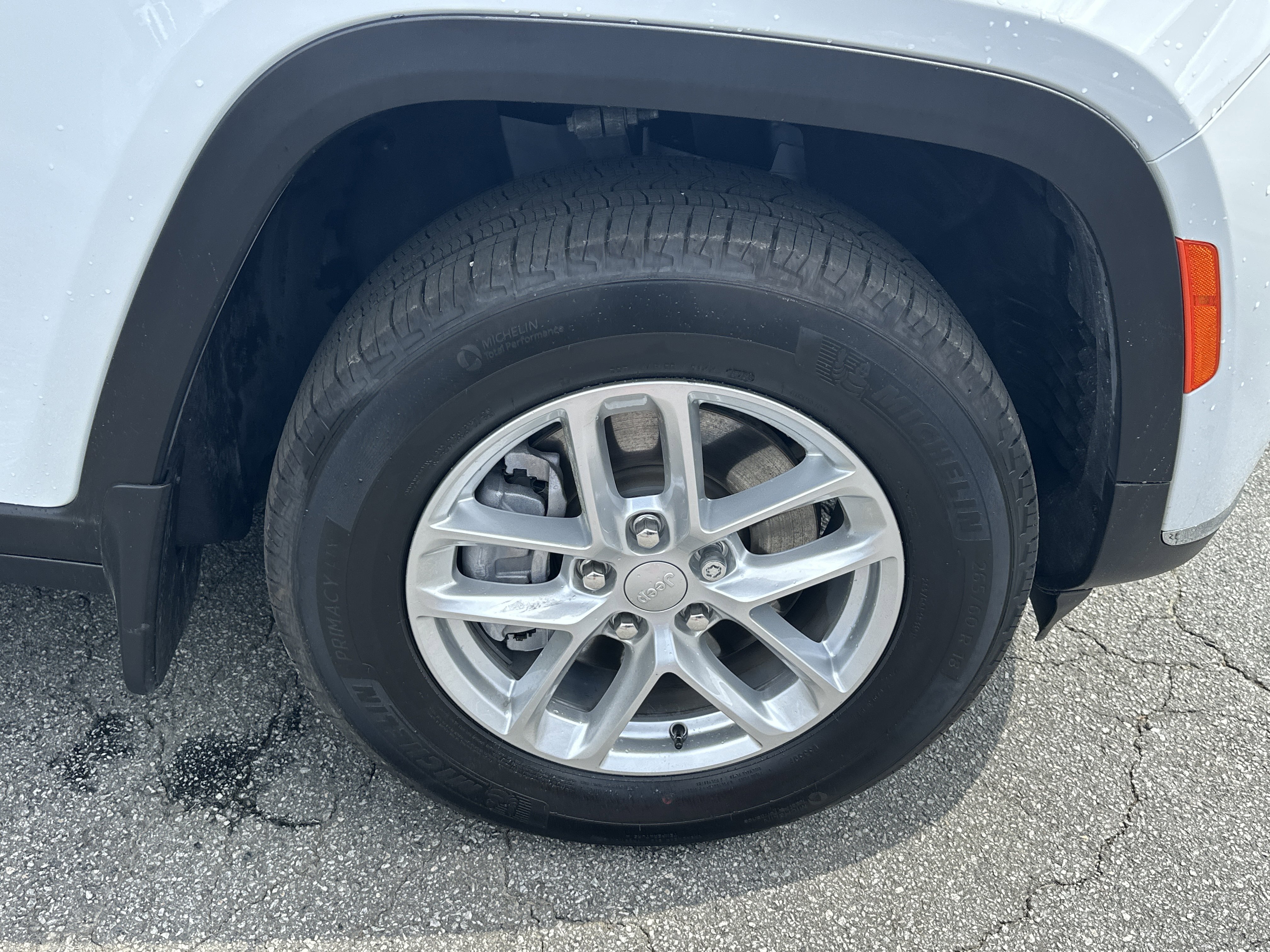 Used 2025 Jeep Grand Cherokee L Laredo image 17