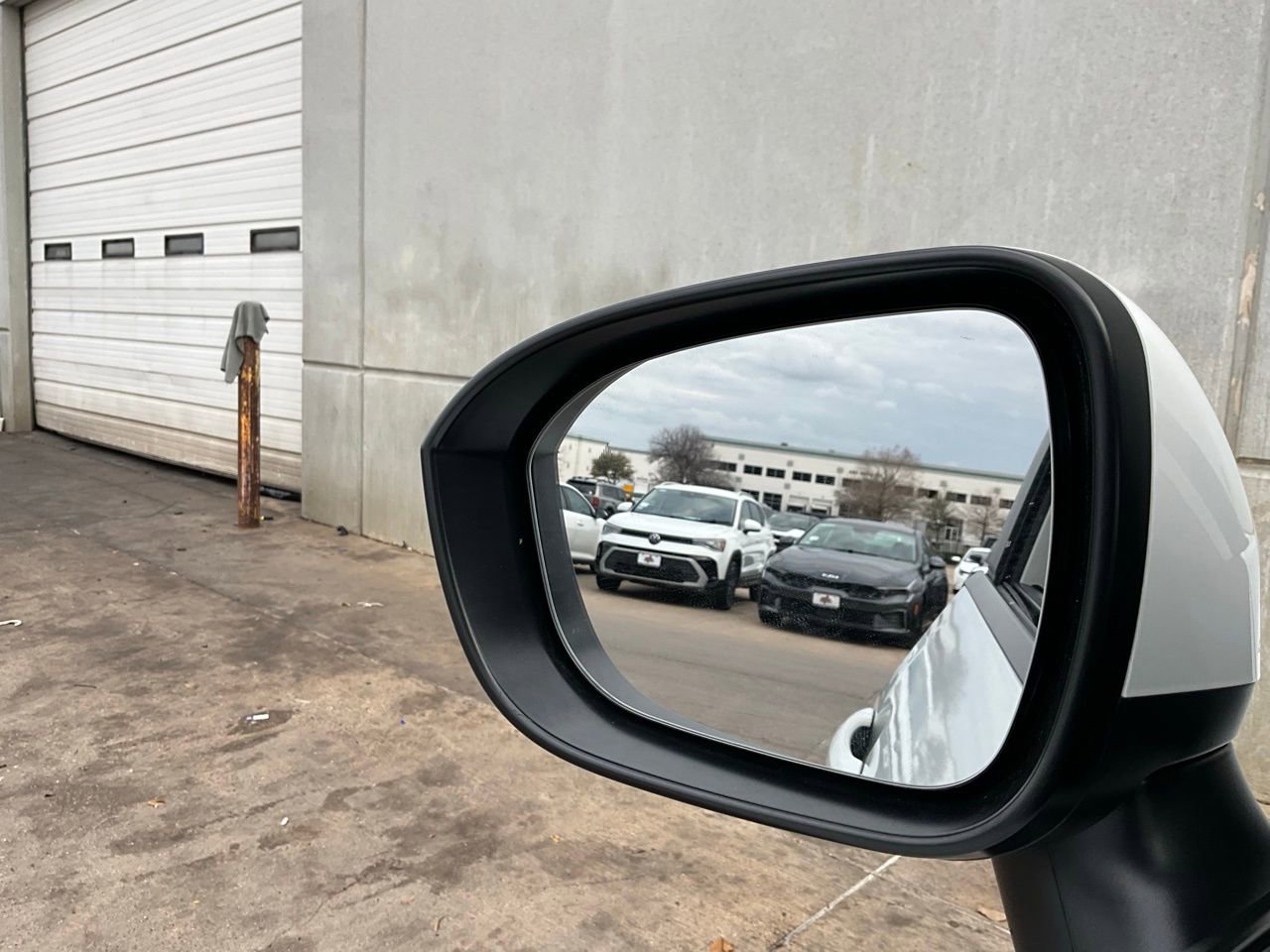 Used 2025 Nissan Rogue SV image 19