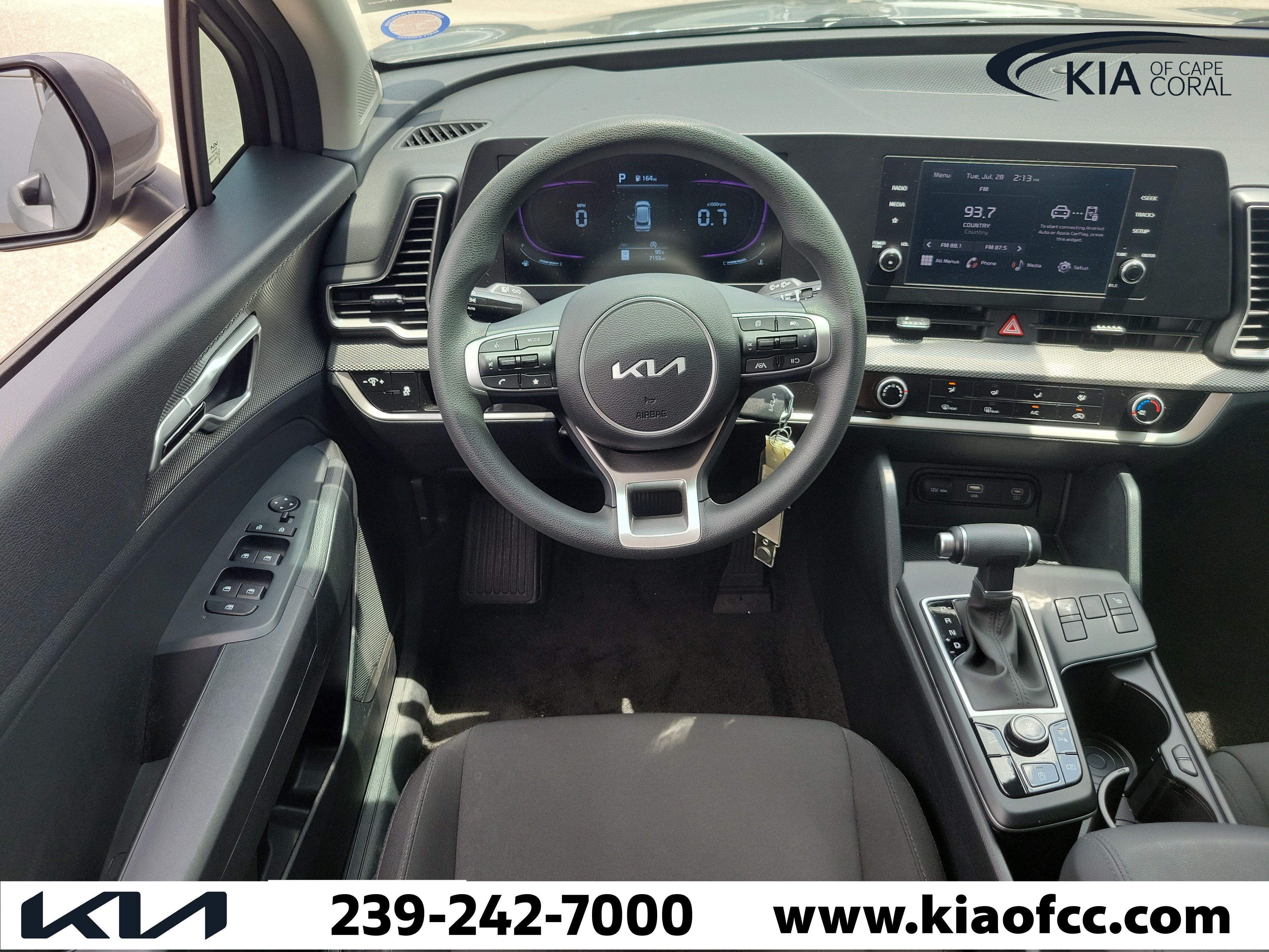Used 2025 Kia Sportage LX AWD/4WD image 16