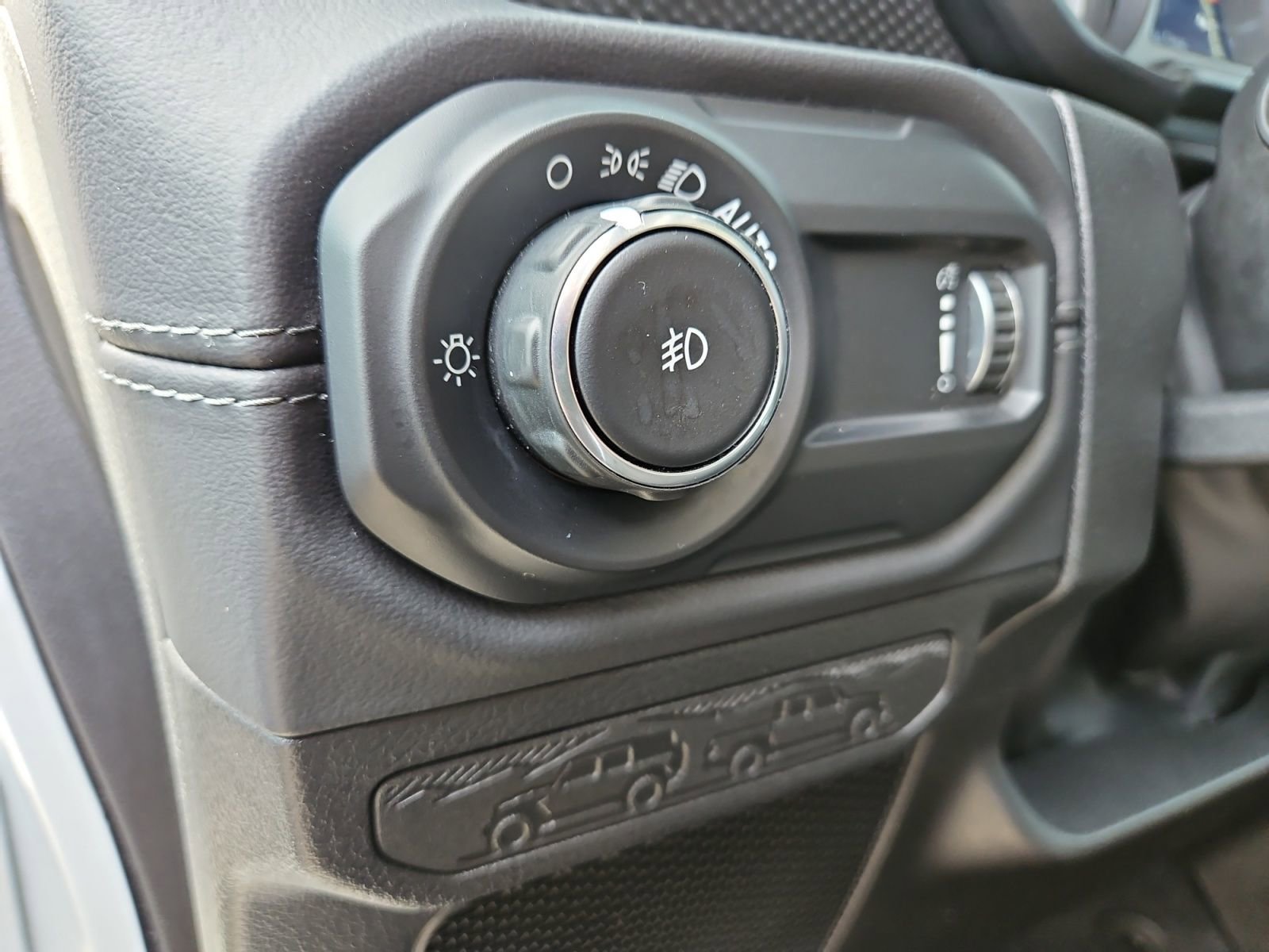 Used 2025 Jeep Wrangler Unlimited Rubicon image 23