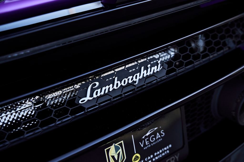 Used 2024 Lamborghini Huracan EVO image 12