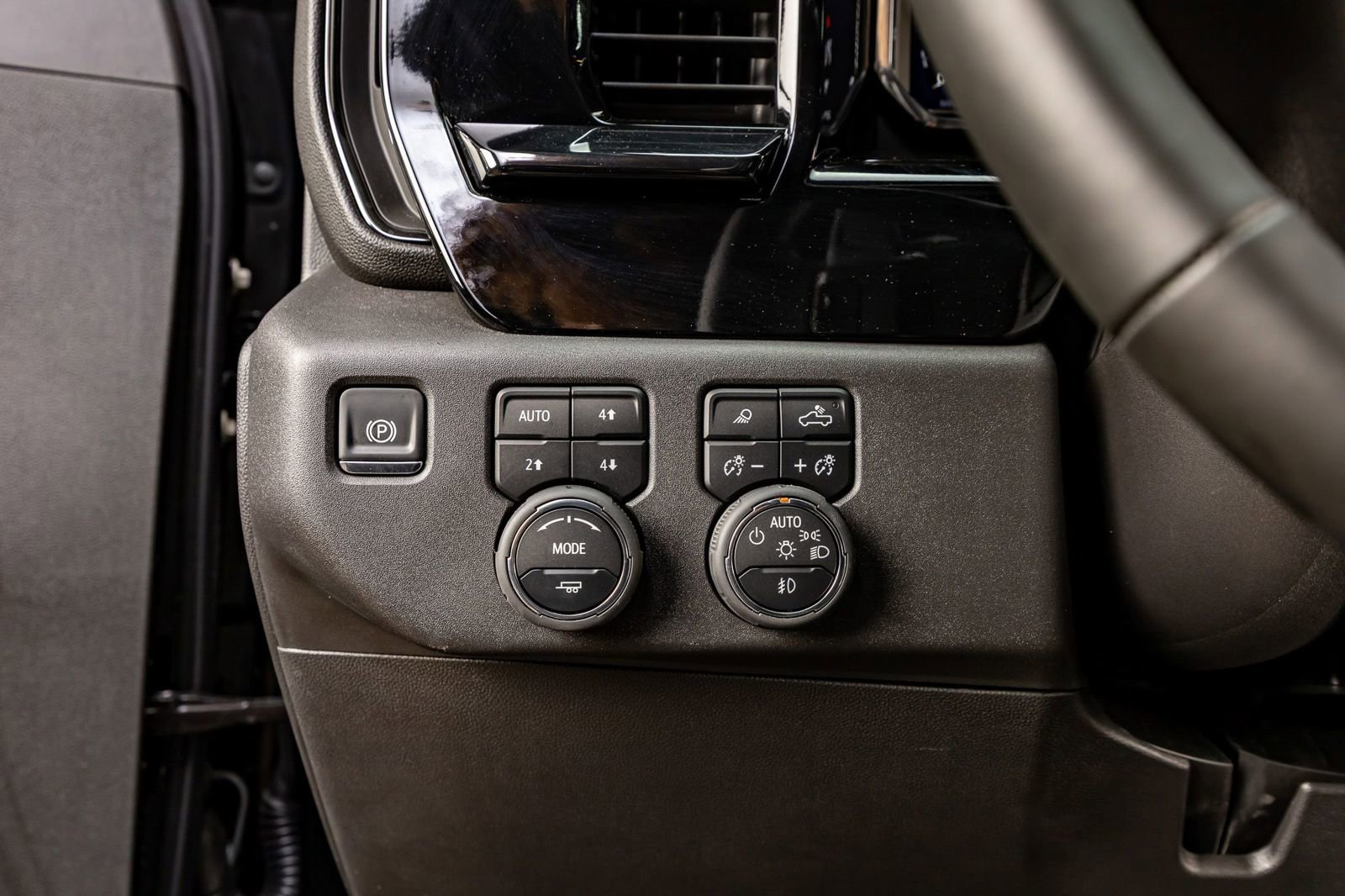 Used 2025 Chevrolet Silverado 1500 ZR2 image 22