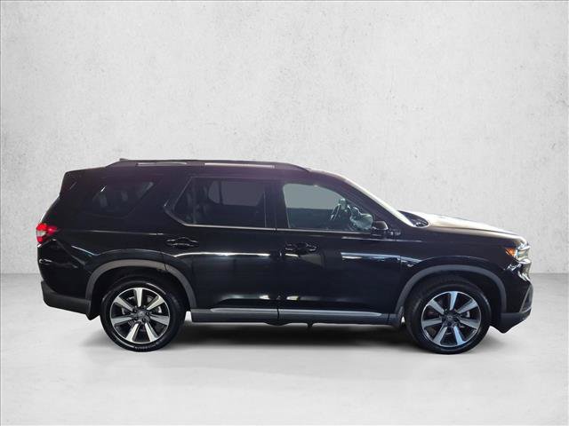 Used 2025 Honda Pilot Touring image 4