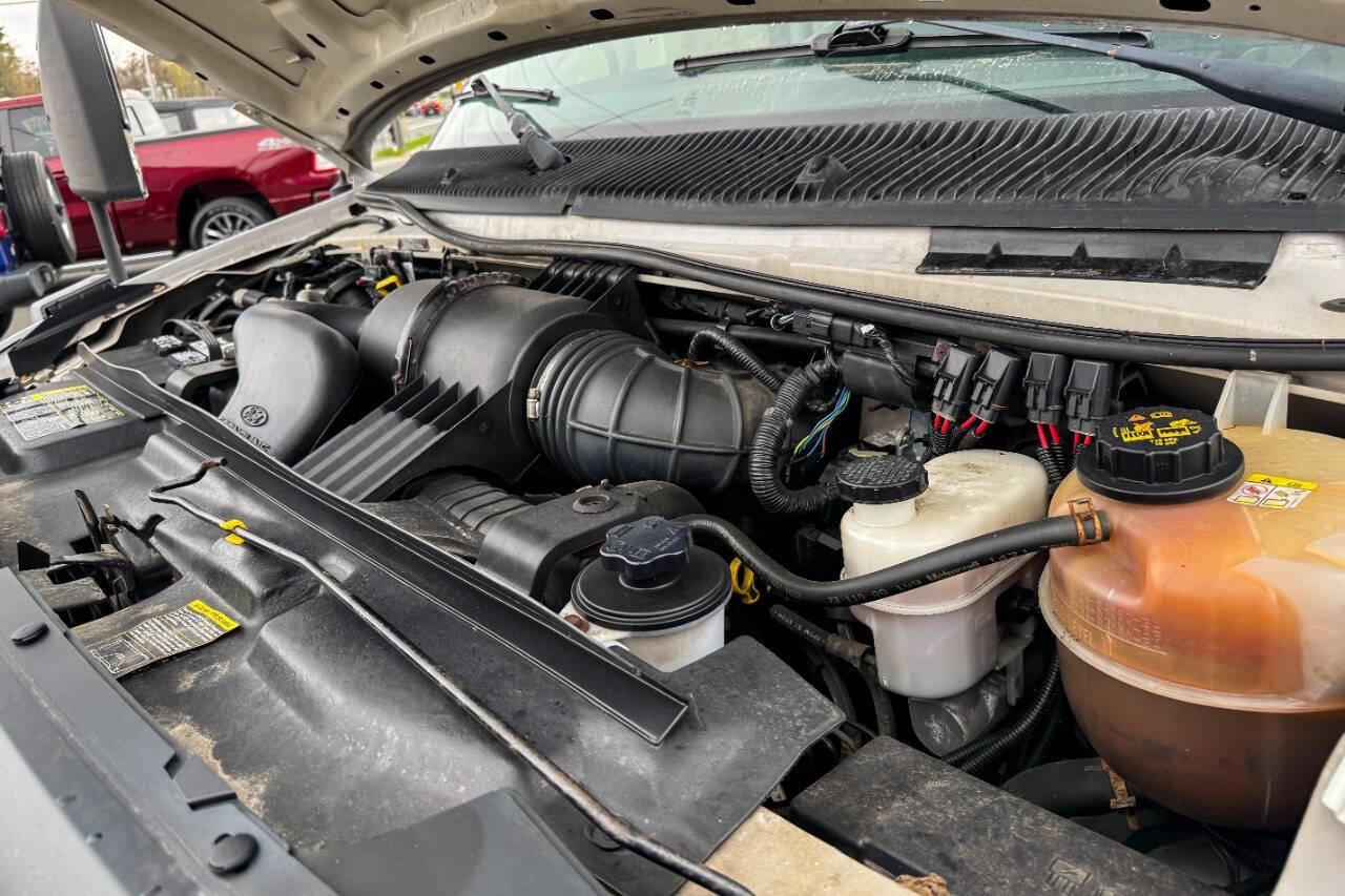 Used 2011 Ford E-350 and Econoline 350 Extended Super Duty w/ PWR Group RWD image 42