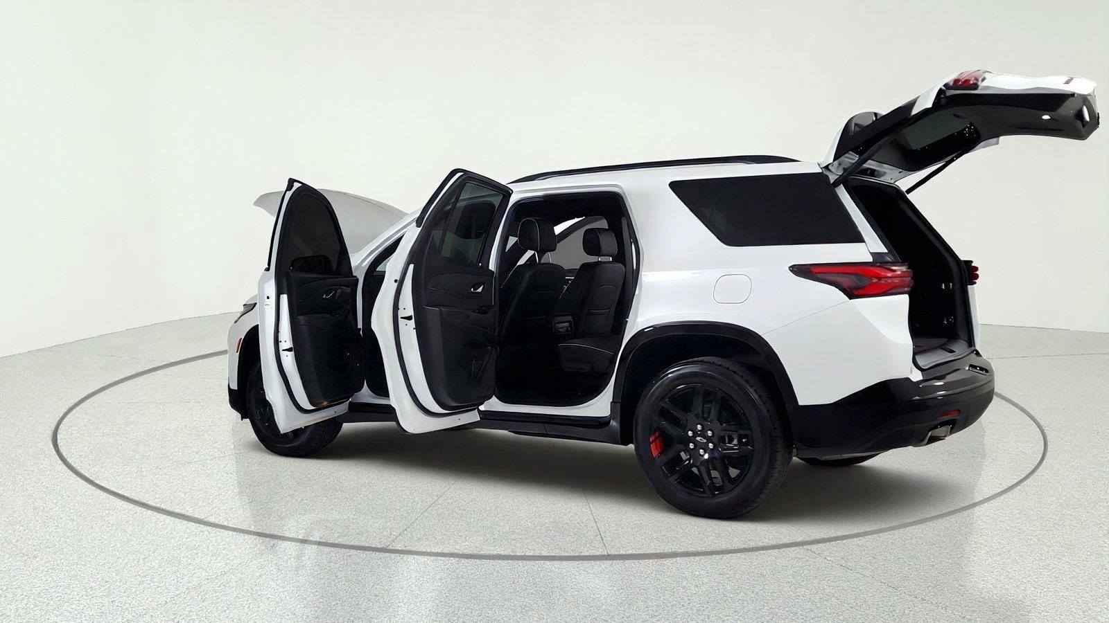 Used 2023 Chevrolet Traverse Premier w/ Redline Edition FWD image 12