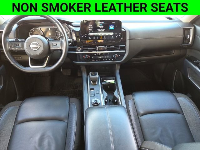 Used 2023 Nissan Pathfinder SL image 2
