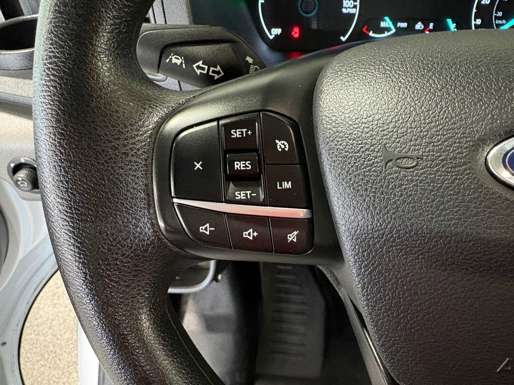 Used 2023 Ford E-Transit Medium Roof image 18