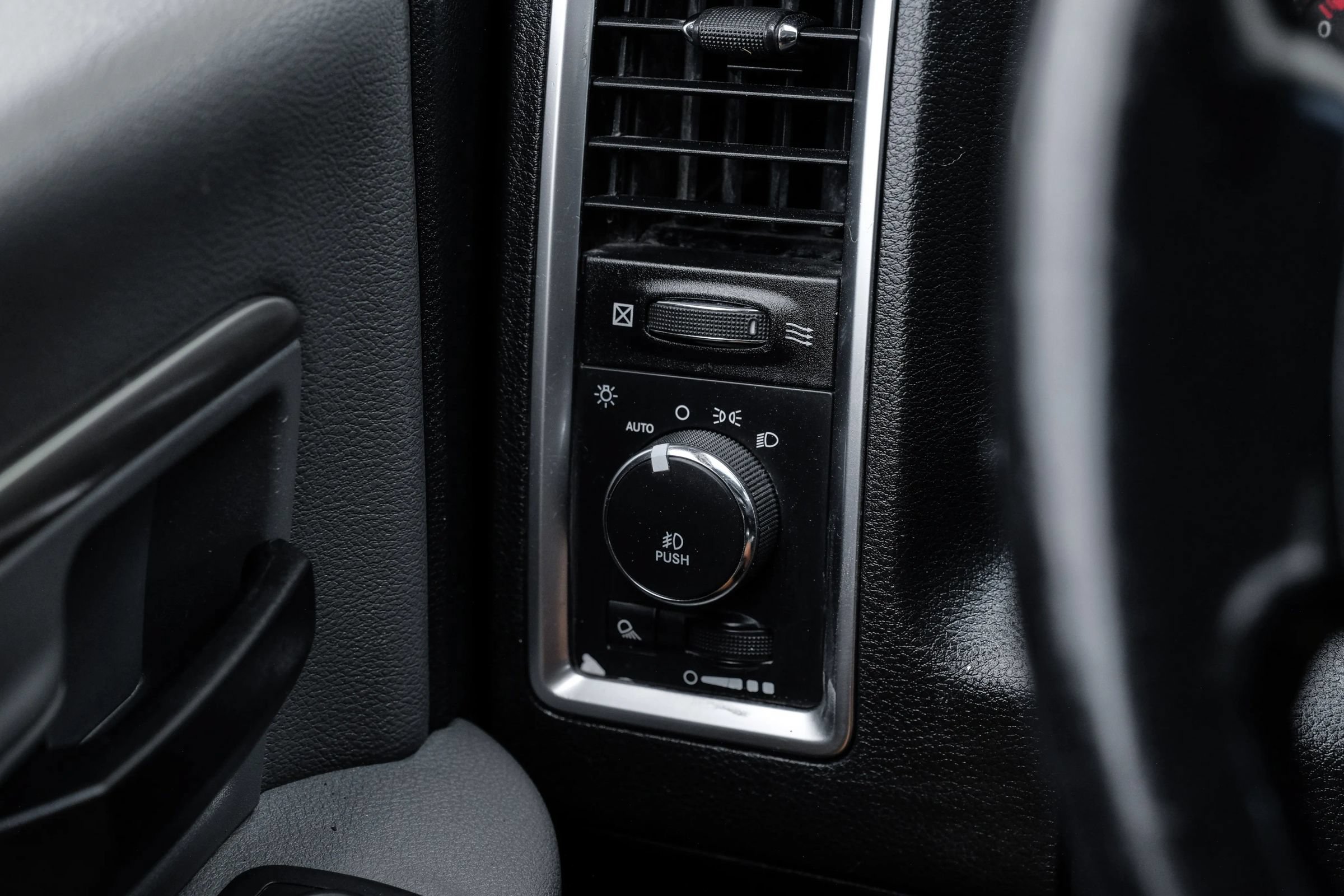 Used 2015 RAM 3500 Big Horn AWD/4WD image 32