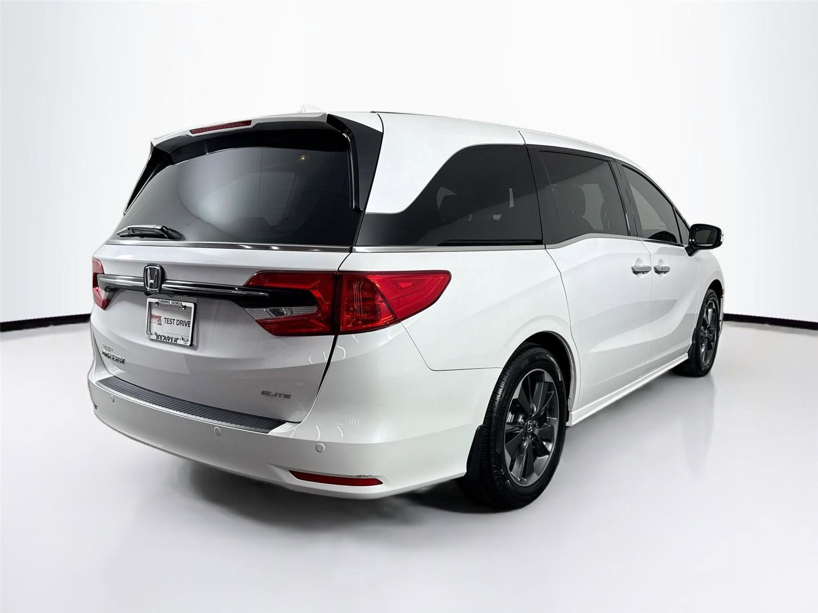 Used 2024 Honda Odyssey Elite image 2