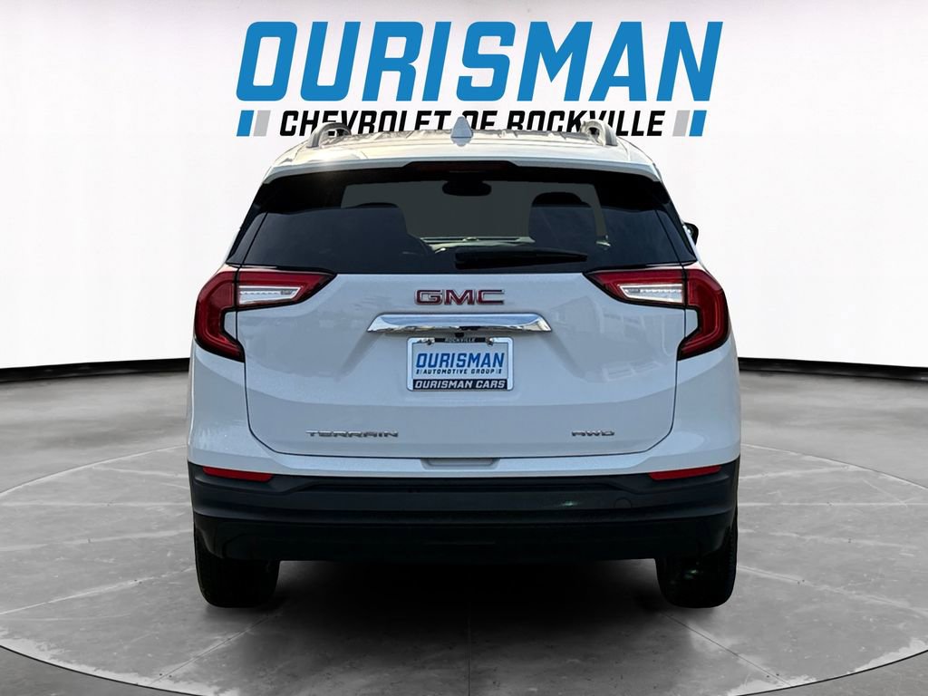 Used 2022 GMC Terrain SLE w/ Driver Convenience Package image 5