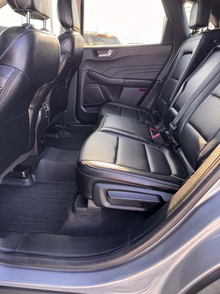 Used 2022 Ford Escape SEL FWD image 11