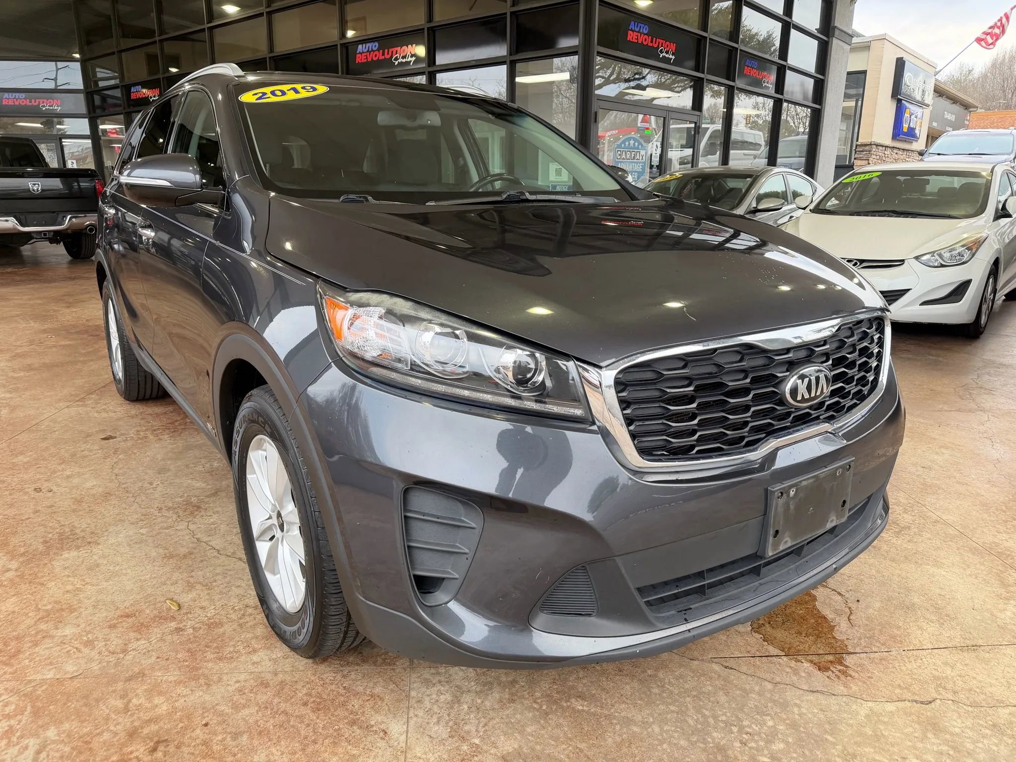Used 2019 Kia Sorento LX w/ LX Convenience Package image 1