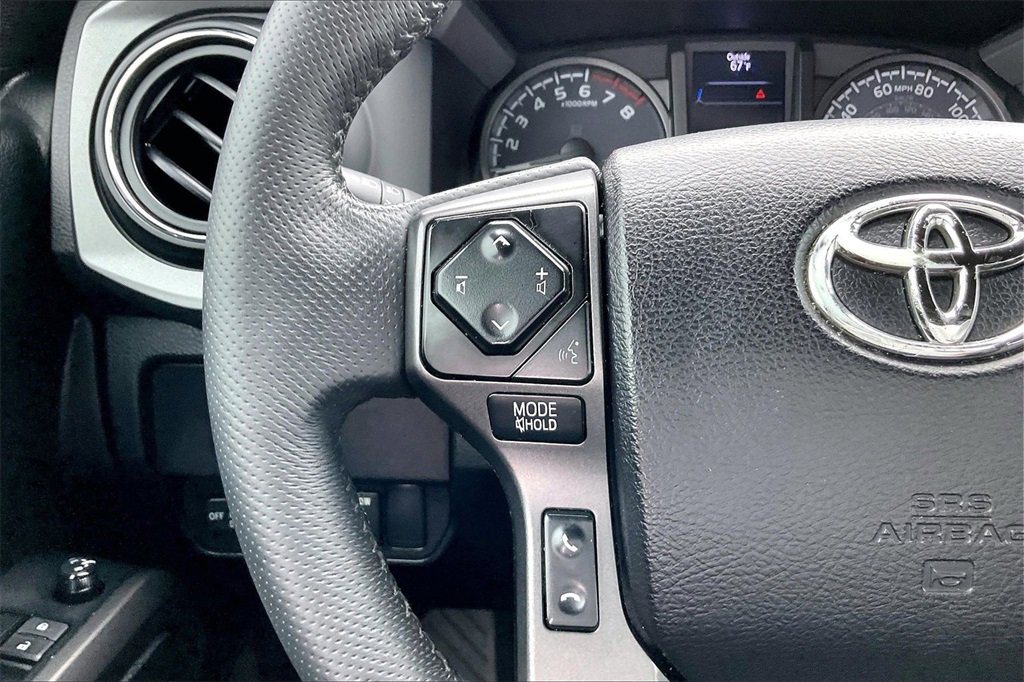 Used 2021 Toyota Tacoma TRD Off-Road w/ TRD Premium Off Road Package image 10