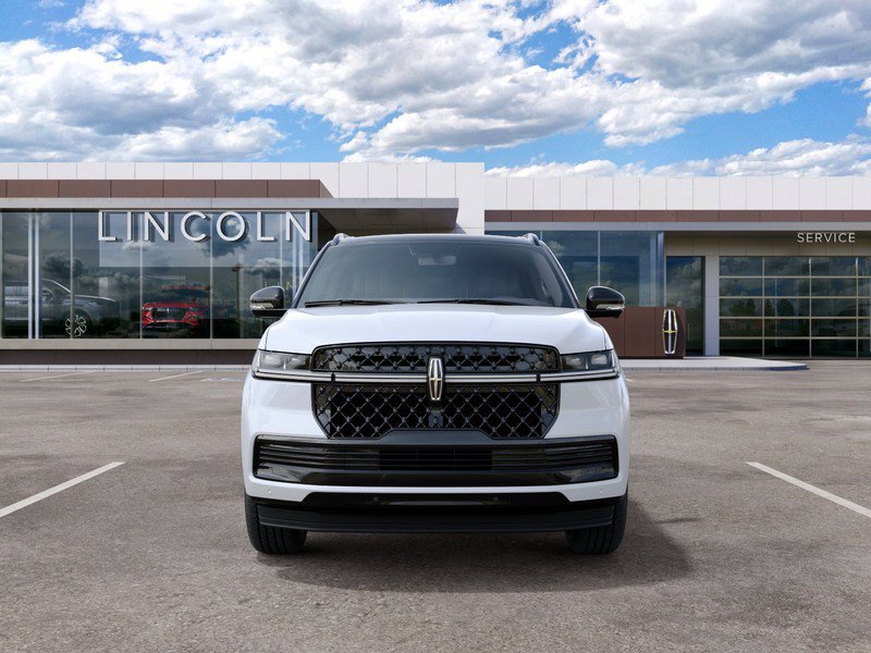 New 2027 Lincoln Navigator Black Label AWD/4WD image 3