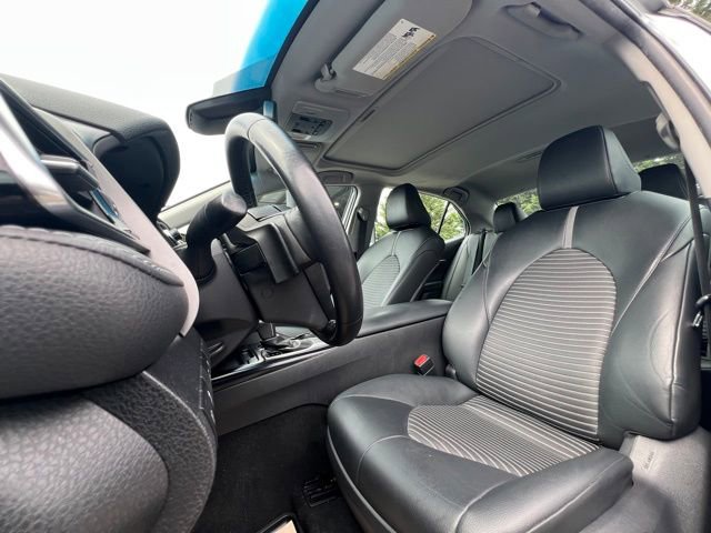 Used 2018 Toyota Camry SE w/ Moonroof Package FWD image 18