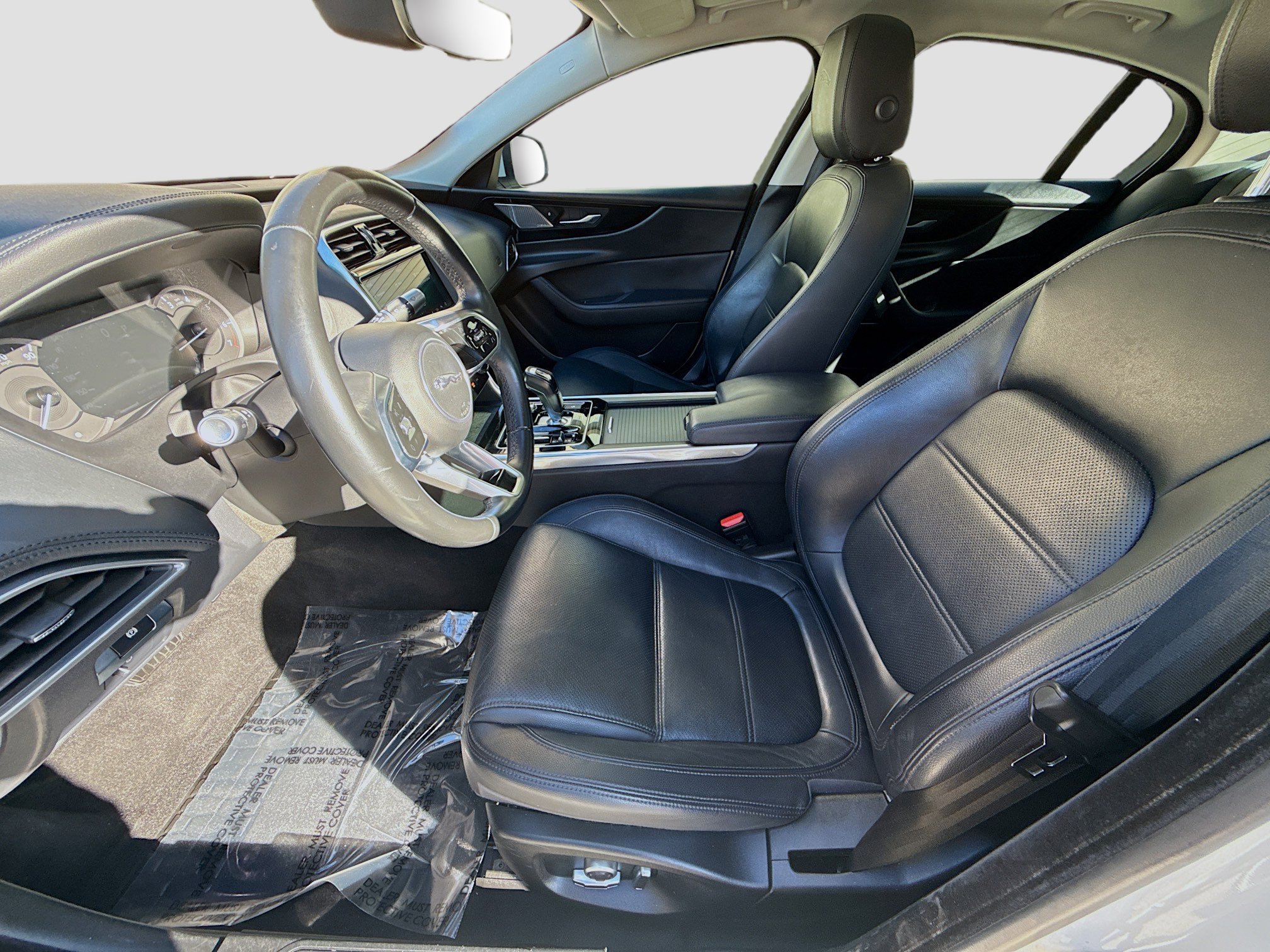 Used 2020 Jaguar XE S image 20