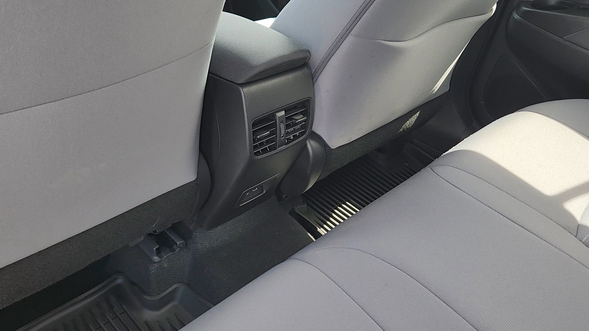 Used 2026 Toyota Corolla Cross SE w/ Moonroof Package AWD/4WD image 18