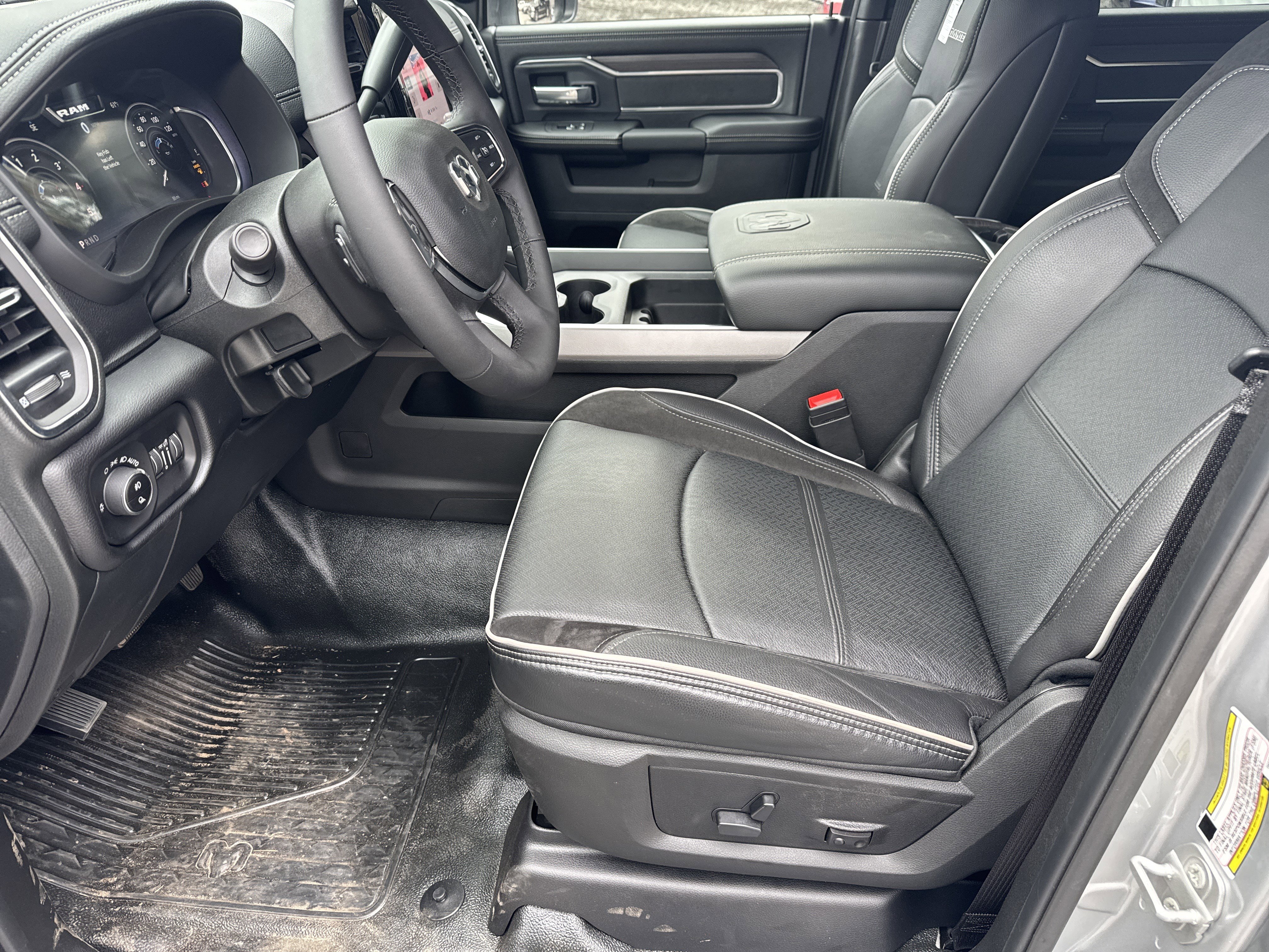 New 2026 RAM 5500 4x4 Crew Cab w/ Laramie Trim Package image 11