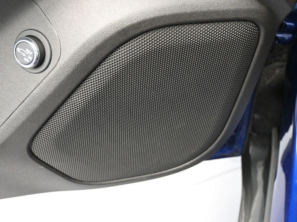 Used 2023 GMC Acadia SLE w/ Driver Convenience Package image 14