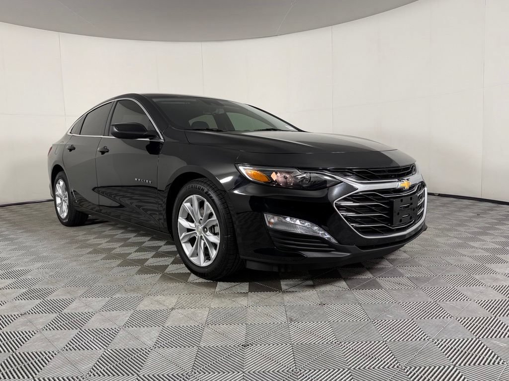 Used 2025 Chevrolet Malibu LT FWD image 4