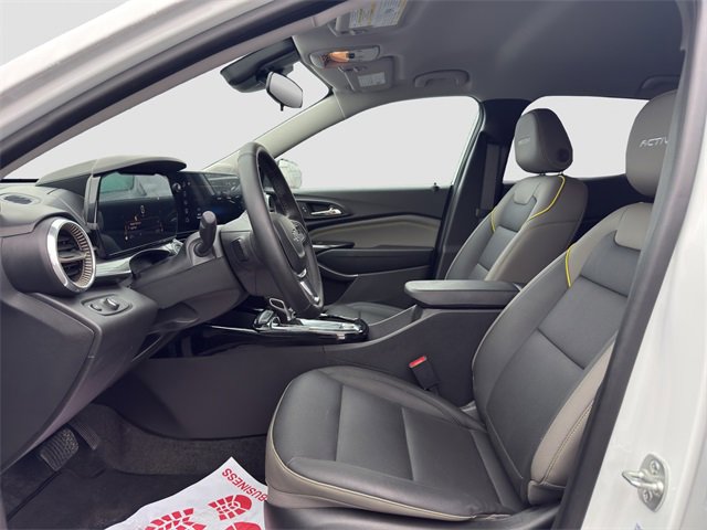 Used 2025 Chevrolet Trax ACTIV w/ Driver Confidence Package image 9