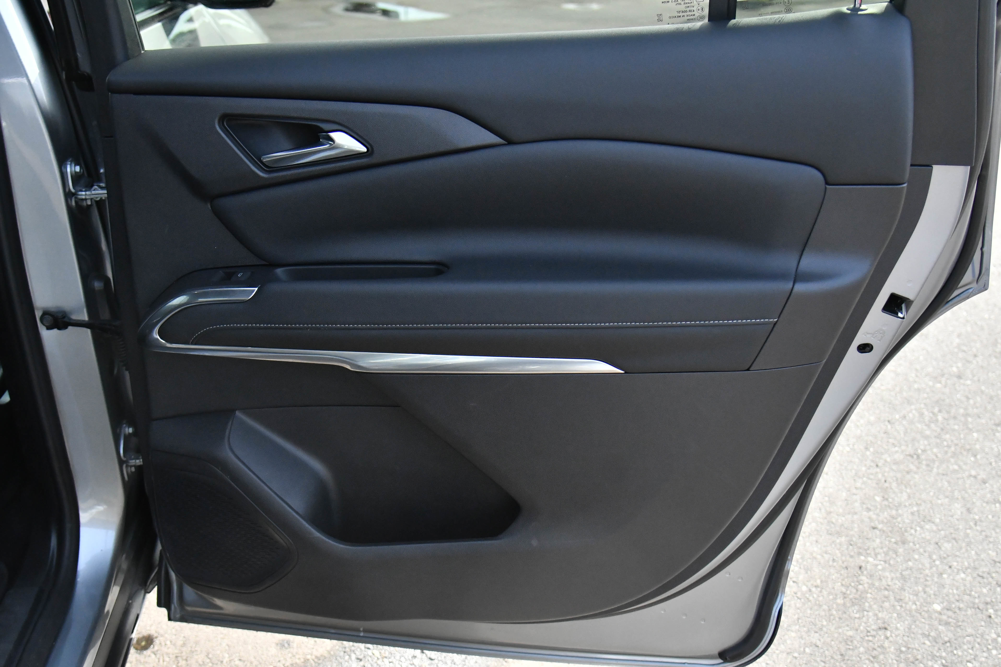 Used 2024 Chevrolet Traverse LT FWD image 52