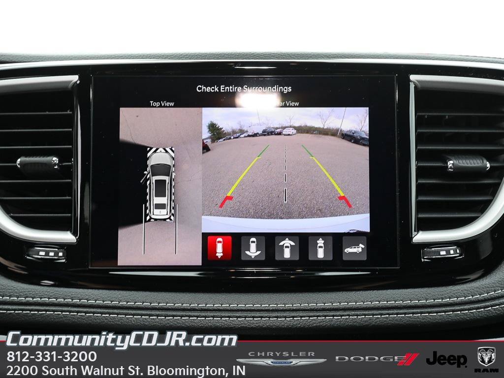 New 2026 Chrysler Pacifica Select w/ S Appearance Package AWD/4WD image 16