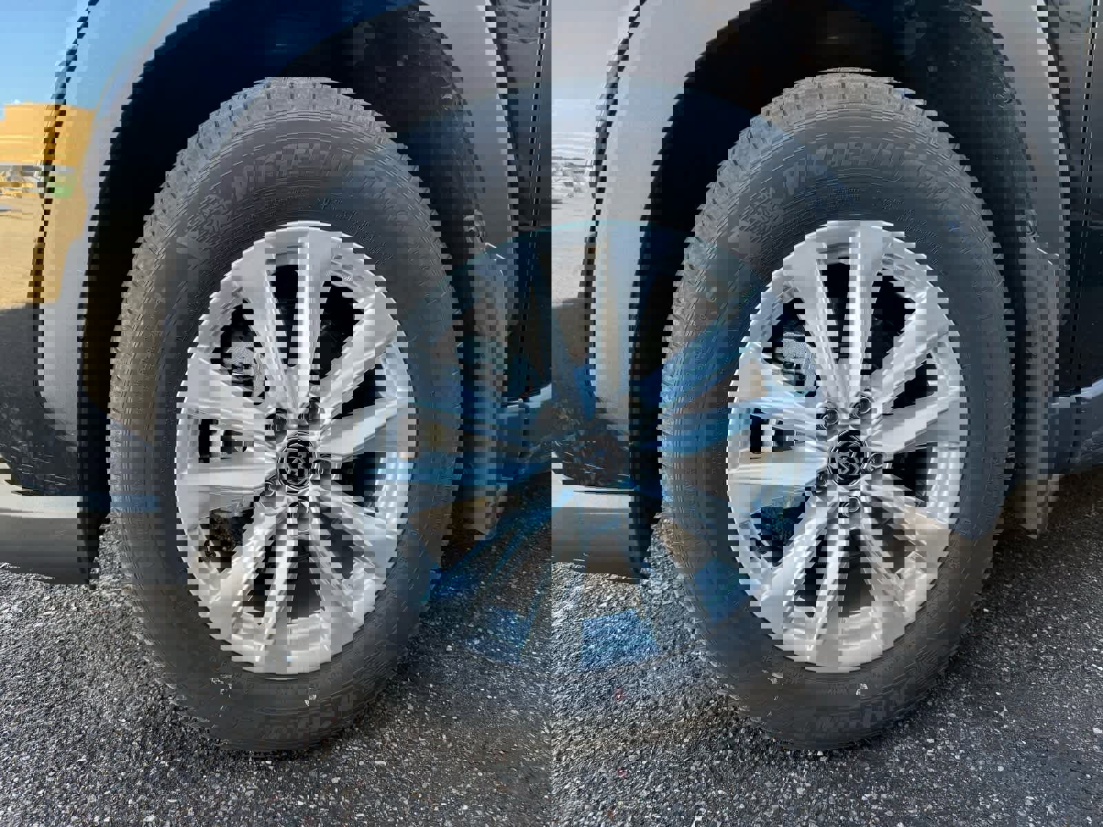 Used 2024 Toyota Corolla Cross LE image 6