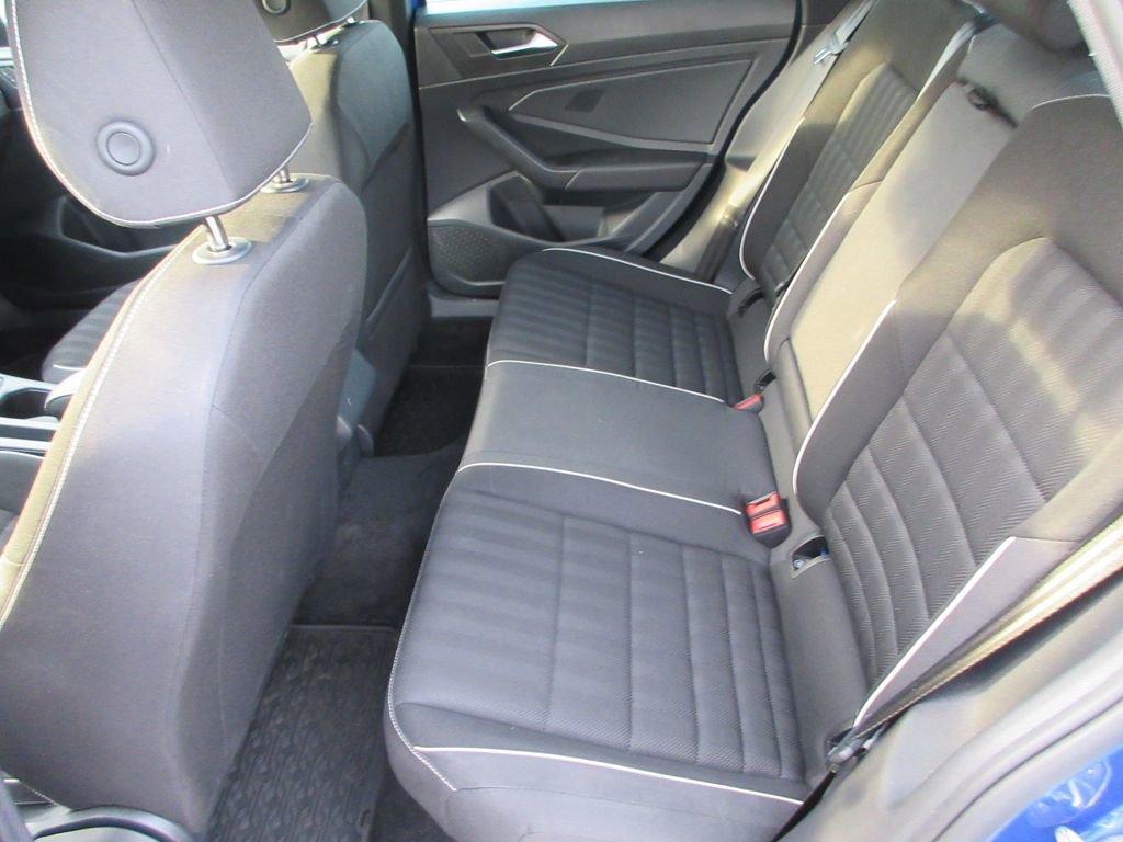 Used 2024 Volkswagen Jetta Sport image 12