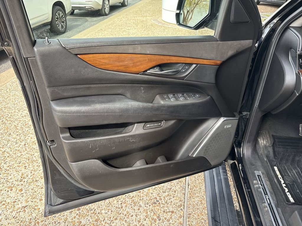 Used 2016 Cadillac Escalade ESV Premium AWD/4WD image 23