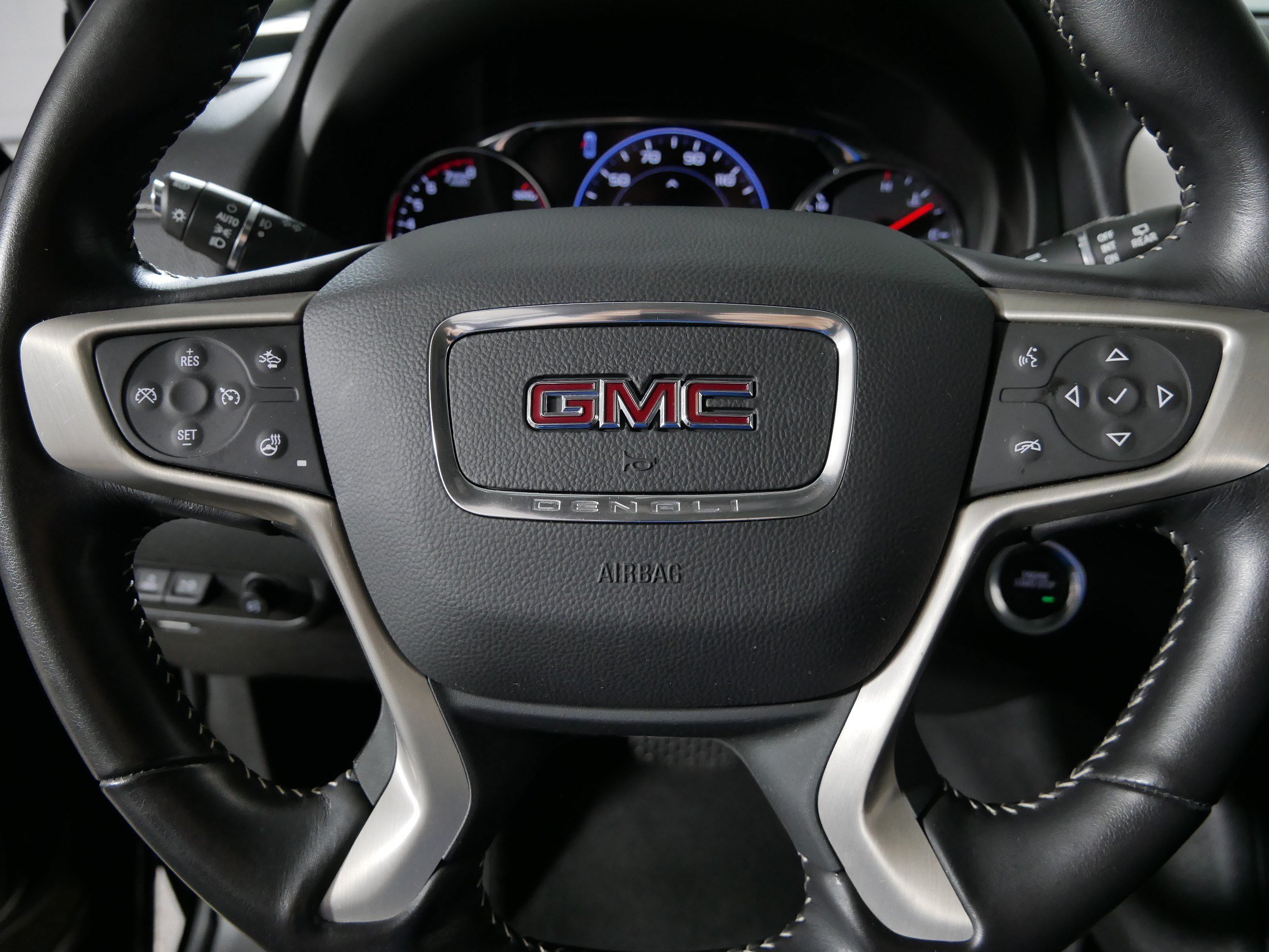 Used 2022 GMC Terrain Denali AWD/4WD image 25