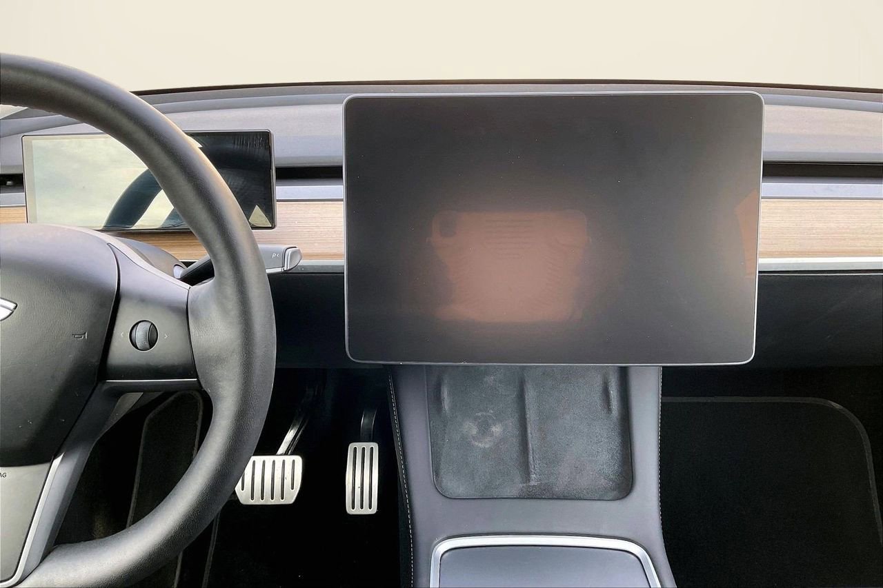 Used 2023 Tesla Model Y Performance image 13