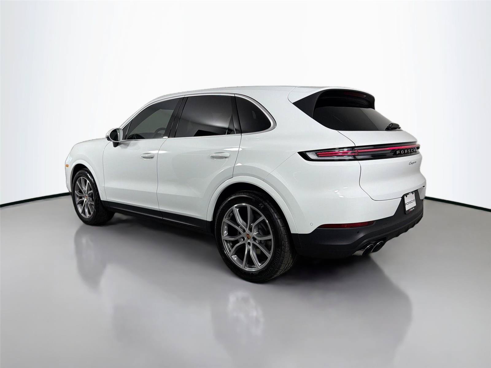 Certified 2026 Porsche Cayenne AWD/4WD image 3