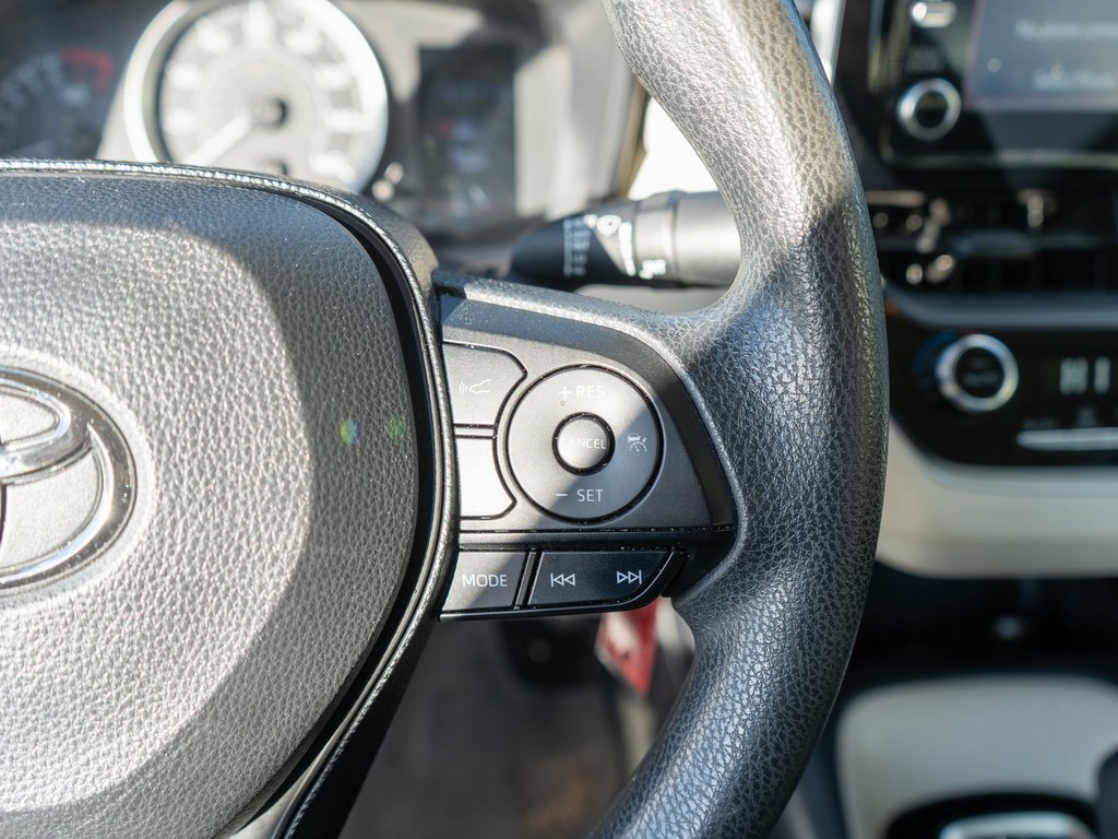 Used 2020 Toyota Corolla LE image 18