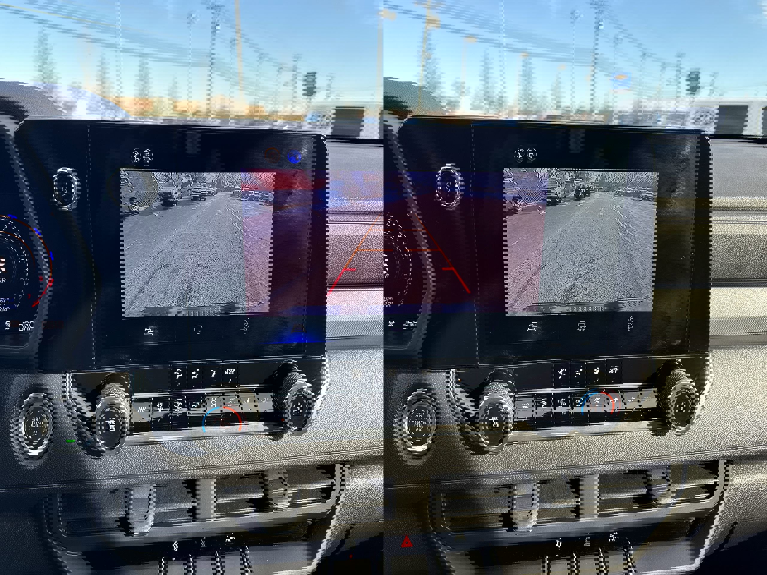 Used 2025 Chevrolet Colorado Trail Boss image 15