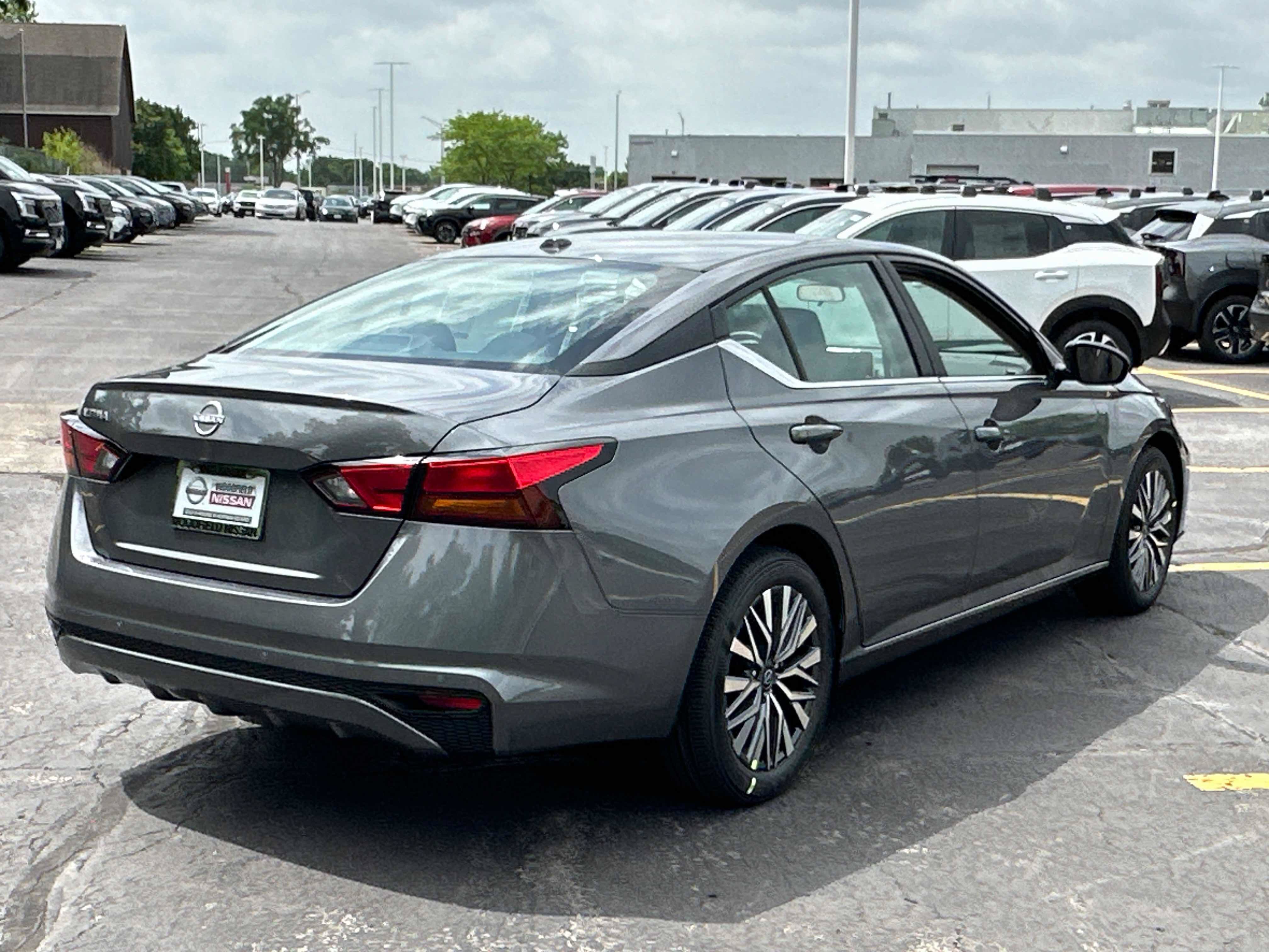 New 2026 Nissan Altima 2.5 SV FWD image 4