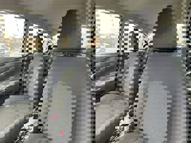 Used 2012 Nissan Versa SV image 11