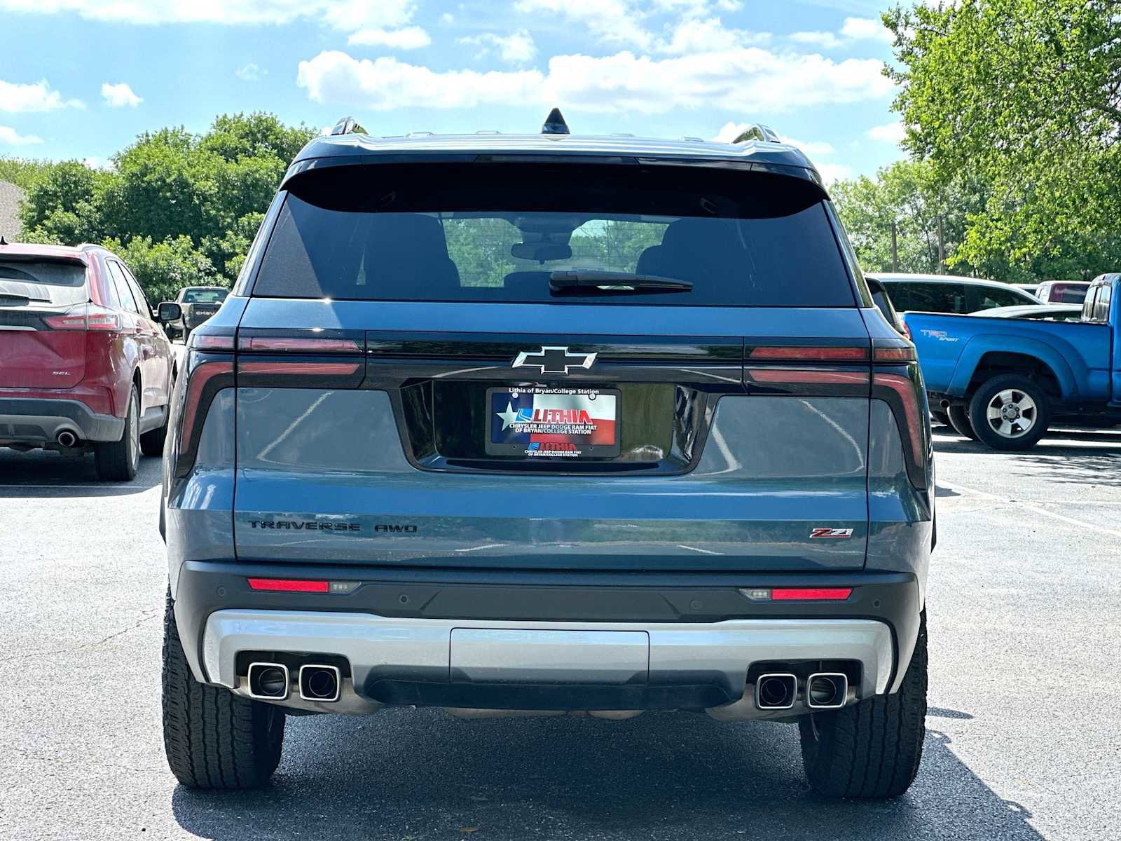 Used 2025 Chevrolet Traverse Z71 image 14