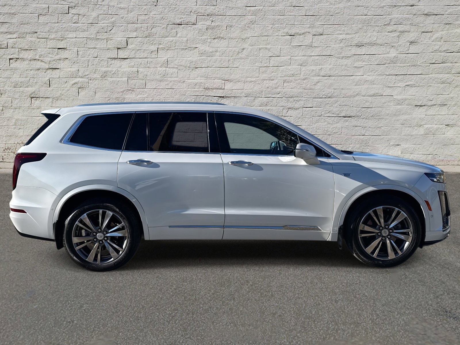 Used 2021 Cadillac XT6 Premium Luxury image 6