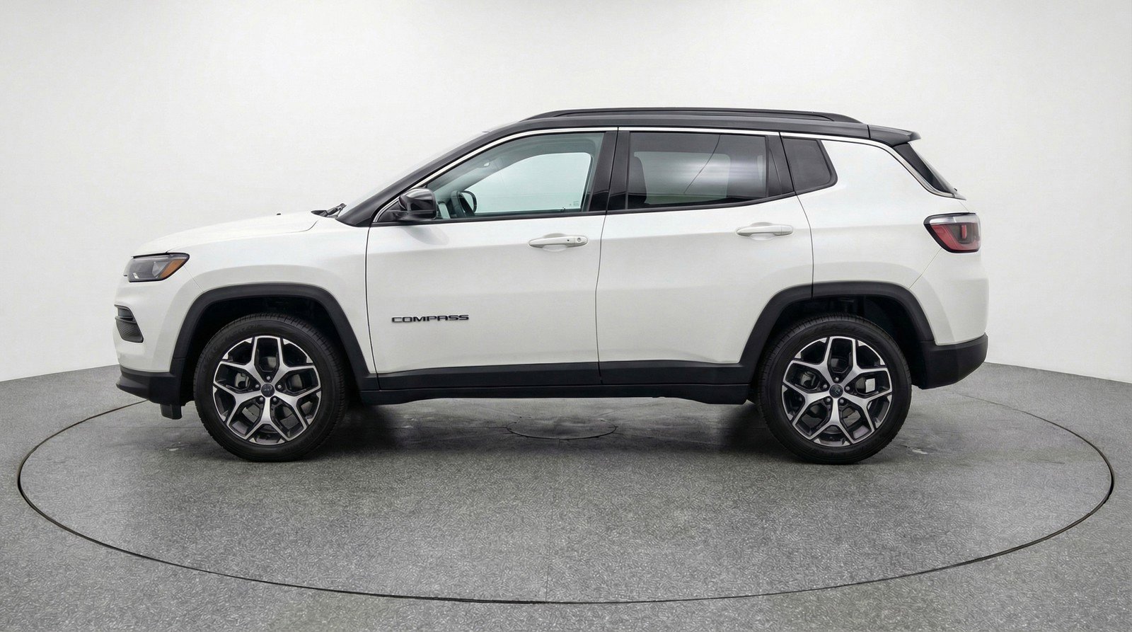 Used 2025 Jeep Compass Limited image 5