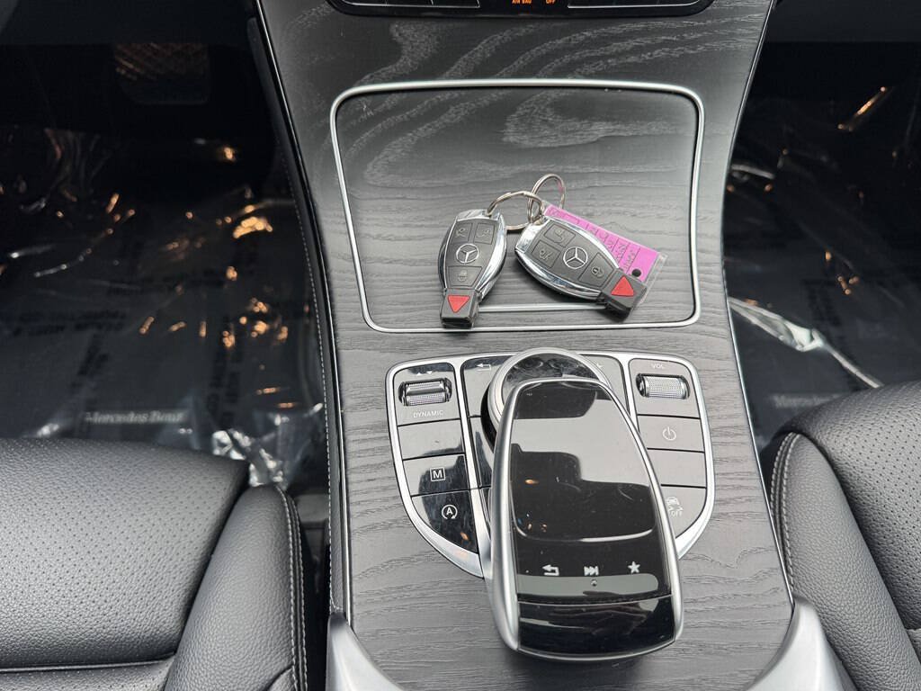 Used 2017 Mercedes-Benz GLC 300 4MATIC image 21