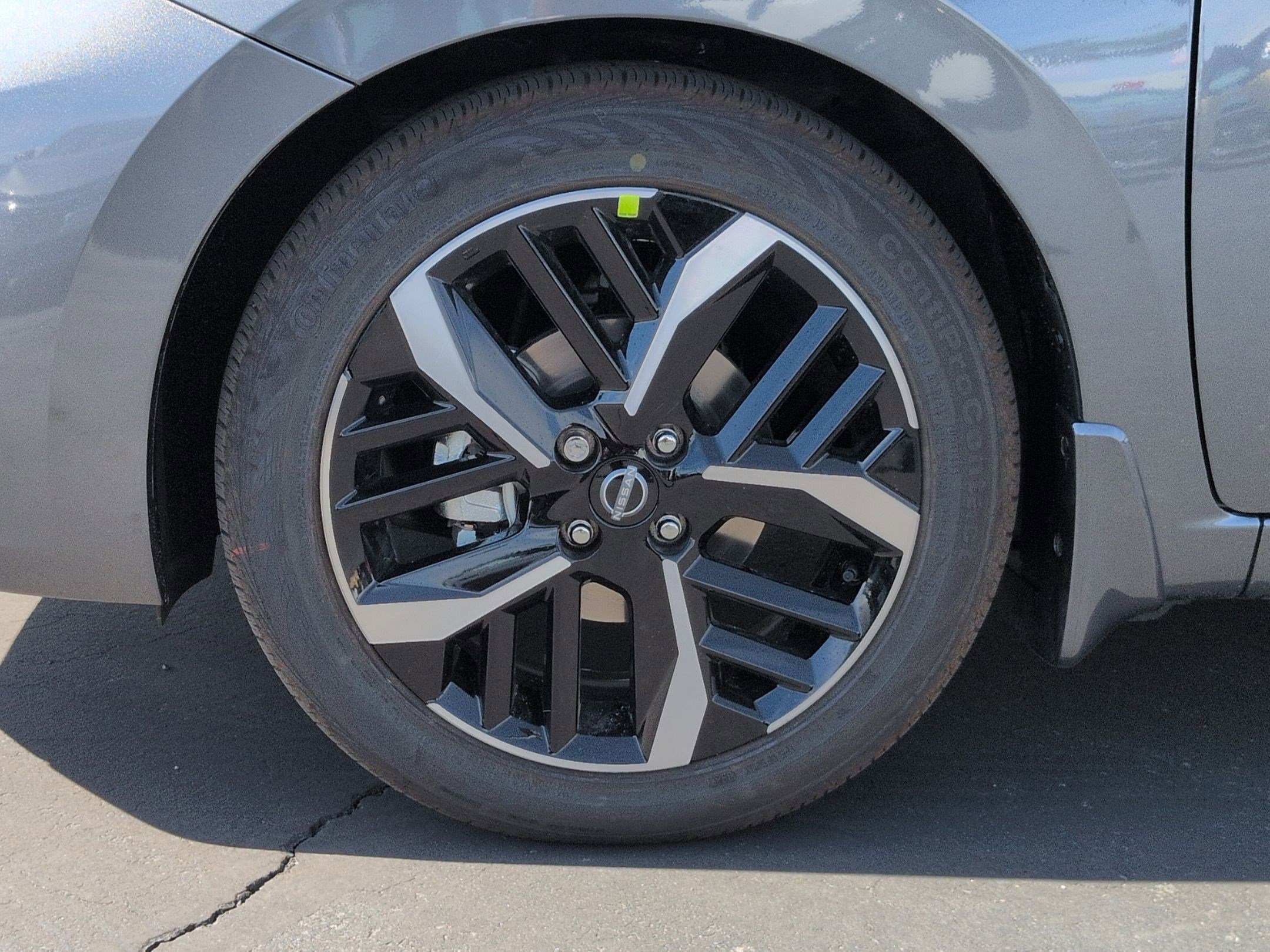 New 2025 Nissan Versa SR w/ Trunk Package image 9