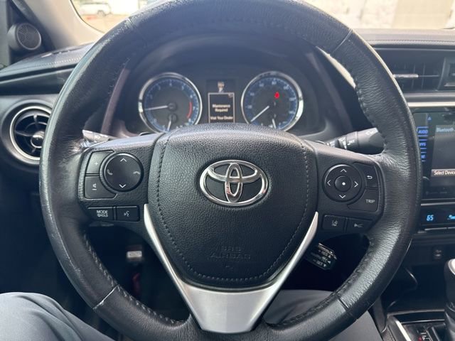 Used 2017 Toyota Corolla SE w/ SE Premium Package FWD image 10