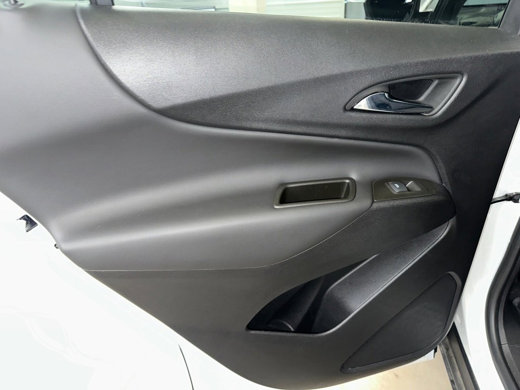Certified 2024 Chevrolet Equinox LT w/ LPO, Floor Liner Package image 17